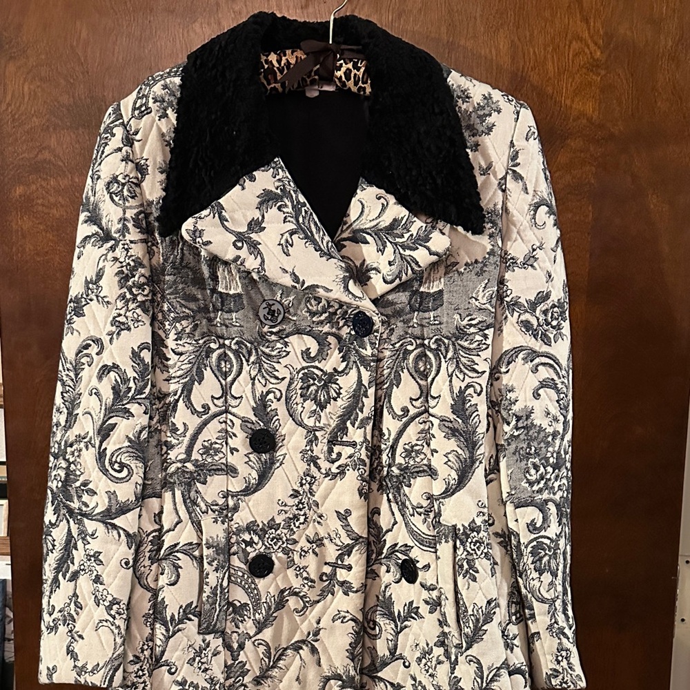Elegant Black and Cream Toile Patterned Women's Coat